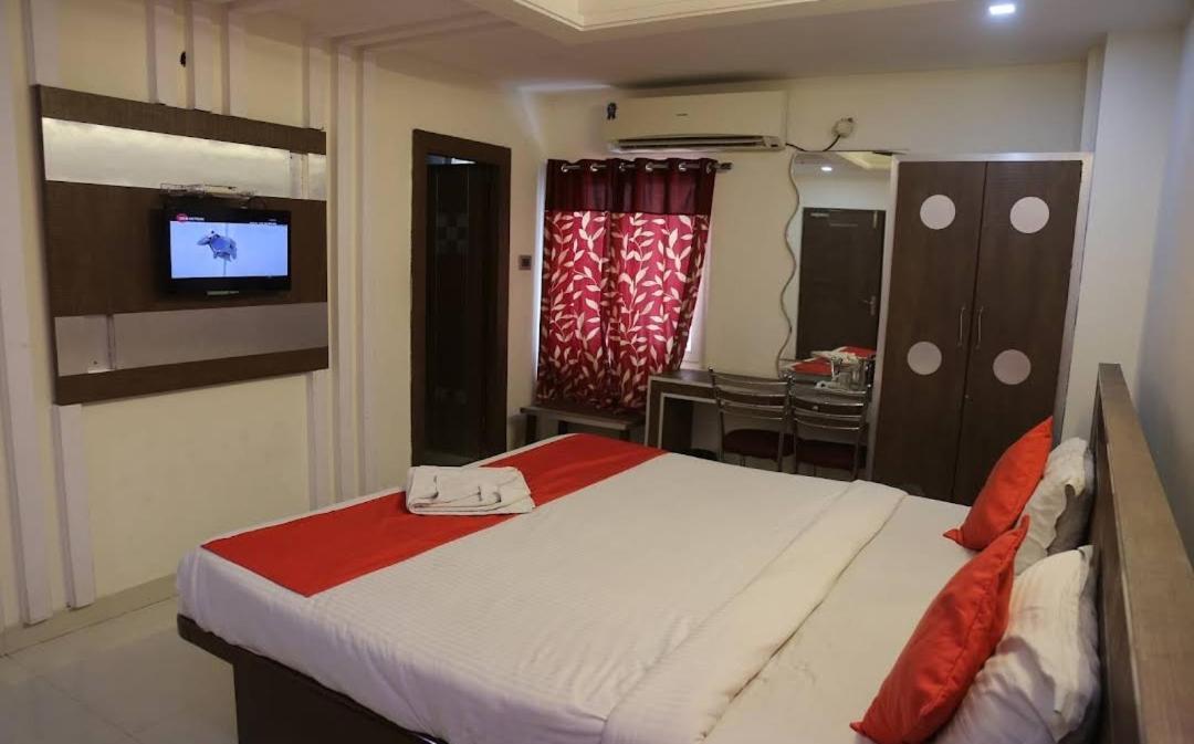 Padmavathi Family Guest House Visakhapatnam Eksteriør billede