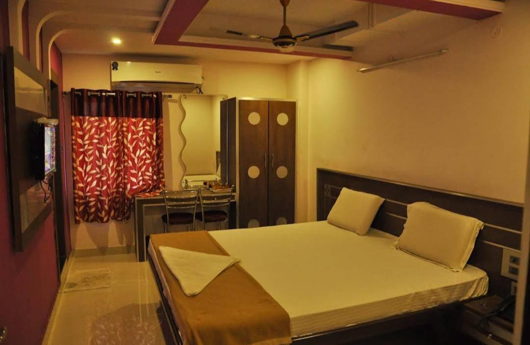 Padmavathi Family Guest House Visakhapatnam Eksteriør billede
